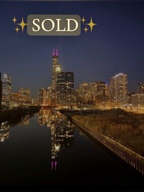 ✨Silver Logo Statement Ring✨NEW SIZE 8